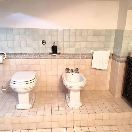 In Open Space Con Jacuzzi In Iris, Parcheggio Privato In Giardino, In Centro Citta 게스트하우스 세니갈리아